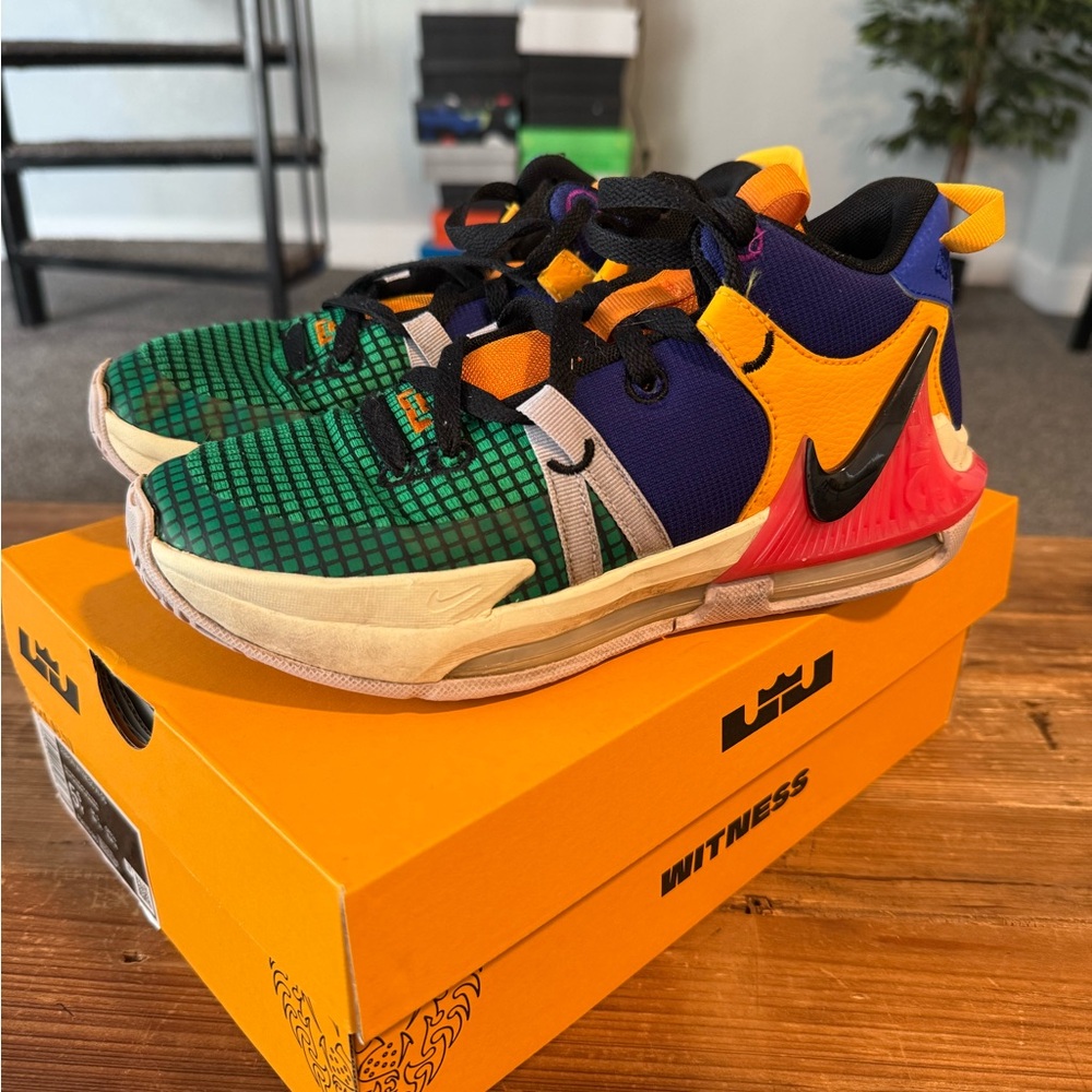 Kids Nike LeBron Witness VII 7 Multicolor Basketball Sneakers Youth Size 5.5